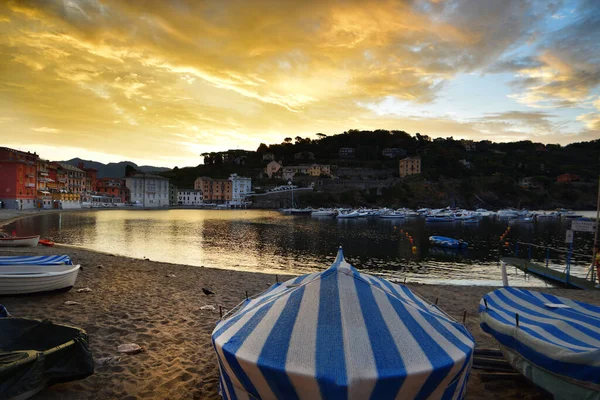 Spectacular Sunrise Baia Del Silenzio Beach Sestri Levante Liguria — Stockfoto