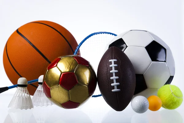 Спортивное оборудование, комплект мячей, элерон — стоковое фото