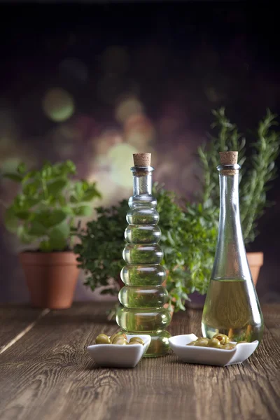 Oil and olives — Stock Photo, Image