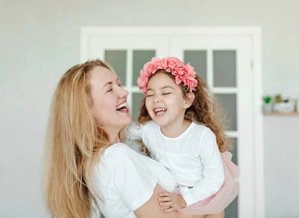 Jeune Belle Femme Avec Fille Prise Vue Mère Fille Aiment — Photo