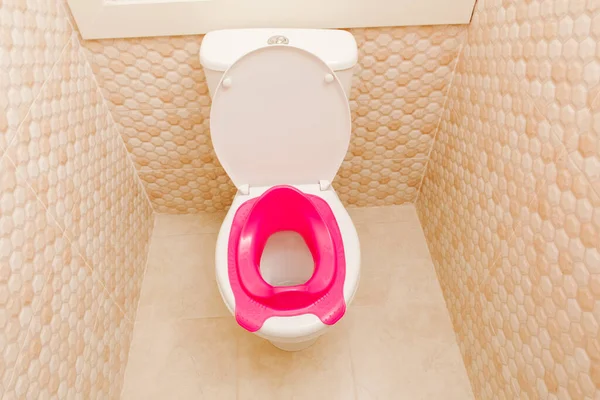 Dětské Růžové Záchodové Prkýnko Hygiena Dětský Záchod Dětský Blok Potah Royalty Free Stock Obrázky