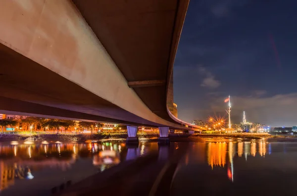 Закат Флагштока Нгу Подножия Моста Хань Хой Город Мин Вьетнам — стоковое фото