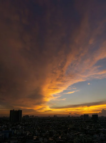 Schöne Aussicht Auf Den Himmel Mit Wolken Bei Sonnenaufgang Leicht — Stockfoto