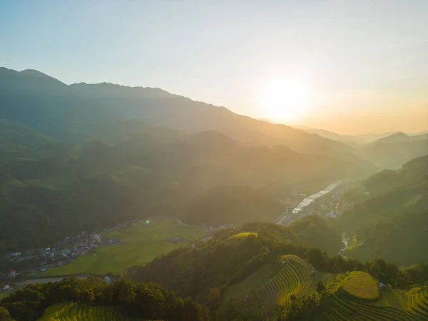 Flygfoto Över Gyllene Ris Terrasser Cang Chai Stad Nära Sapa — Stockfoto