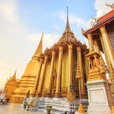 Zümrüt Tapınağı