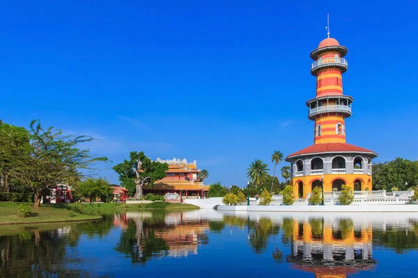 Bang Pa-In Palace en Phra Nakhon Si Ayutthaya, Tailandia — Foto de Stock