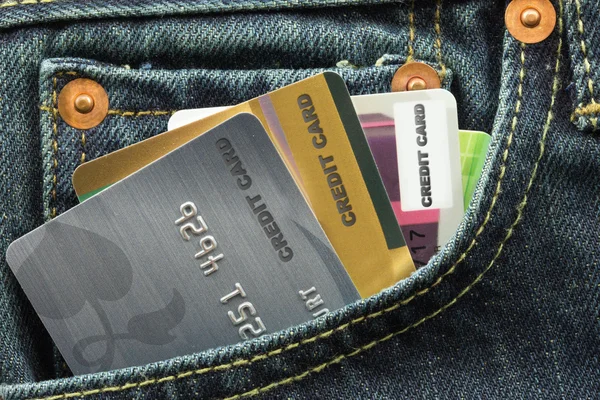 Carte di credito in tasca jeans — Foto Stock
