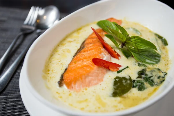 Green curry with grilled salmon — Stock Photo, Image