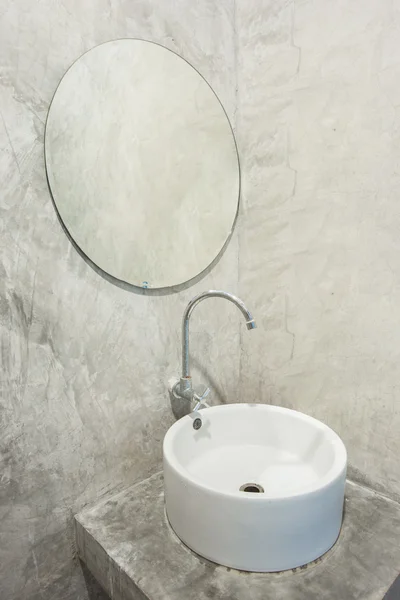 Ceramic white sink in the bathroom — Stock Photo, Image