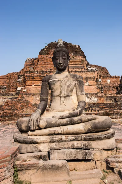 Estatua de Buda en Wat Mahatat, Ayutthaya, Tailandia (templo) — Foto de Stock