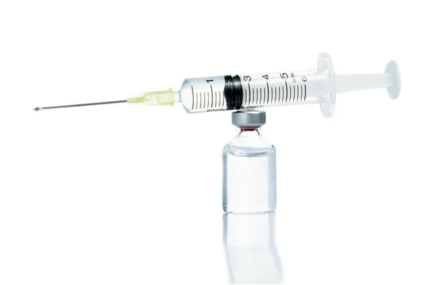 Medicina del vetro Flaconcino botox o influenza con siringa medica — Foto Stock