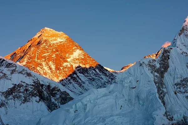 Cima del Mt. Everest al tramonto — Foto Stock