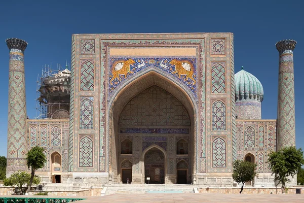 View of Sher-Dor Madrasa — Stock Photo, Image