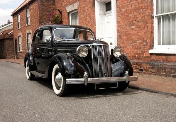 Klasik araba, ford v8 pilot.