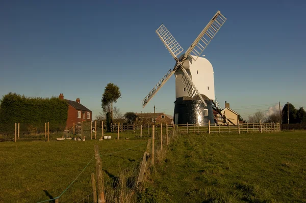 Wrawby post mlýn, wrawby, lincolnshire, Velká Británie. — Stock fotografie