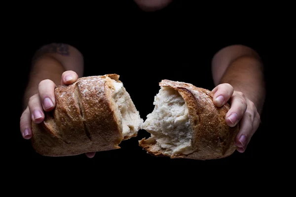 Partir o pão — Fotografia de Stock