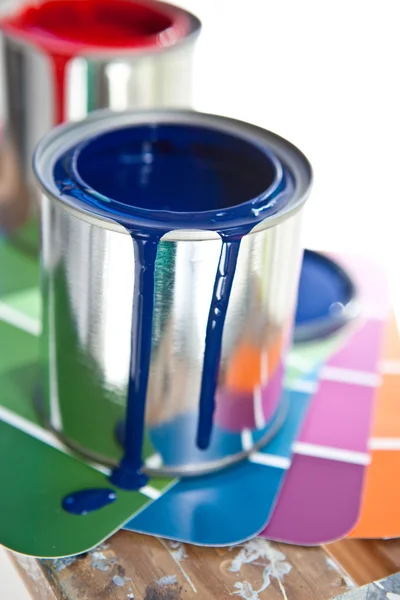 Latas de pintura —  Fotos de Stock