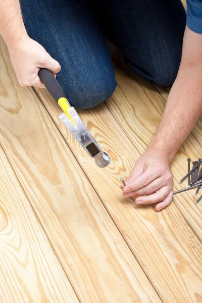 Man Hammering — Stock Photo, Image