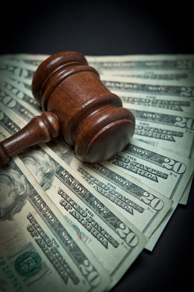 Деньги и молоток
