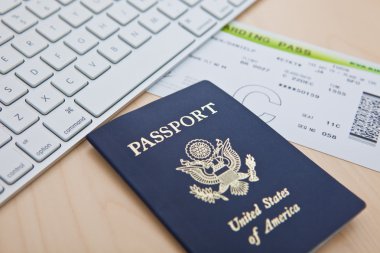 pasaport ve biniş kartı
