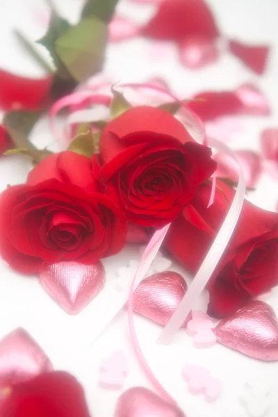 Τριαντάφυλλα και καραμέλα — Φωτογραφία Αρχείου