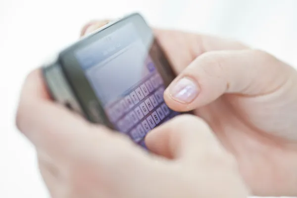 SMS con smartphone — Foto Stock