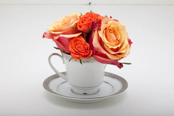 Teetasse Blumen — Stockfoto