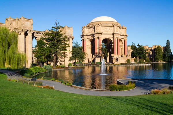 Palace of fine Arts — Stock Photo, Image