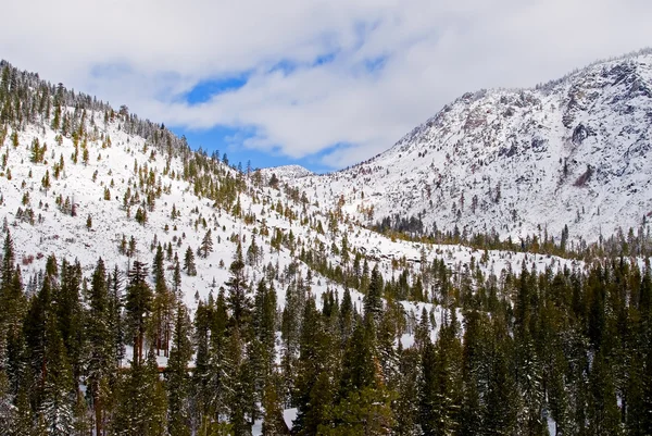 Big snowy mountains — Stock Photo, Image