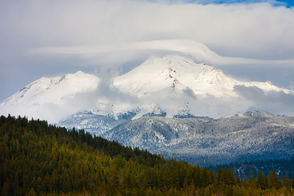 Monte shasta — Fotografia de Stock