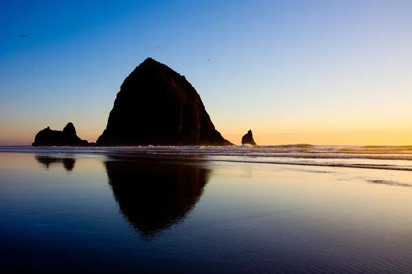 Cannon beach — Zdjęcie stockowe