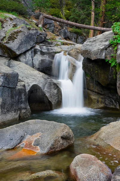 Wasserfall — Stockfoto