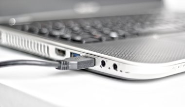 Dünya için laptop yanında erişmek