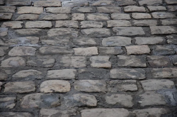 Arnavut kaldırımlı yol
