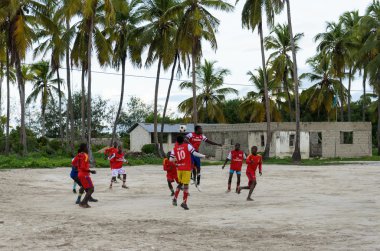 Zanzibar, Tanzanya - 26 Mart 2013: Yerel Afrika Futbol Takımı du