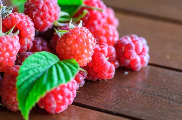 Closeup of raspberry on wooden table — Stock Photo, Image