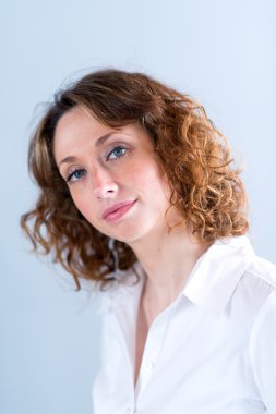 güzel bir çift kadının izole portait