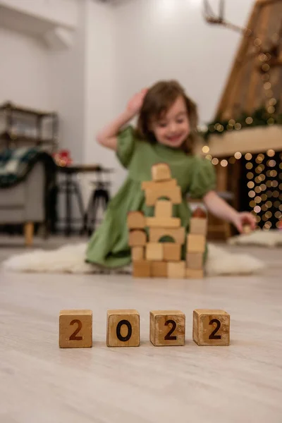 Cubos Madera Con Los Números 2022 Pie Suelo Una Fila —  Fotos de Stock