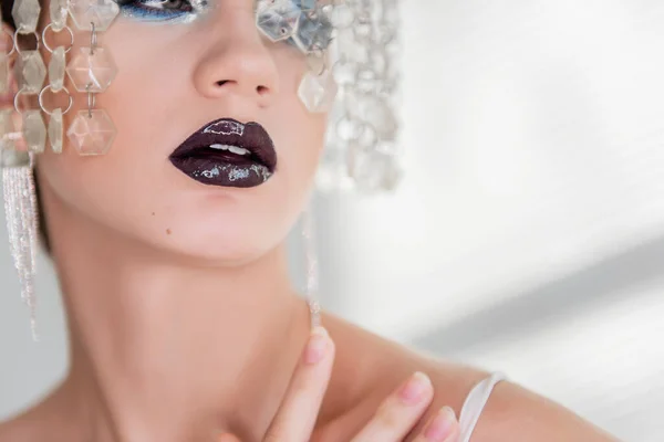 Fashion Beauty Close Portret Van Meisje Met Zwarte Glanzende Lippen — Stockfoto