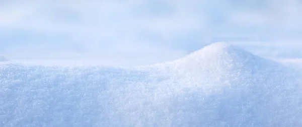 Banner mit natürlichem Podium aus Schneeverwehungen für Attrappe — Stockfoto