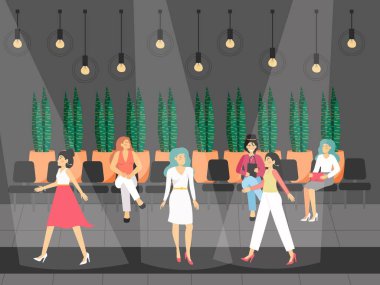 Moda gösterisi. Podyumda yürüyen kadın modeller seyircilerin önünde kıyafetlerini gösteriyor, vektör illüstrasyonu..