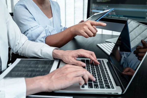 Equipe Programador Desenvolvedor Que Trabalha Computador Software Programa Codificação Escritório — Fotografia de Stock