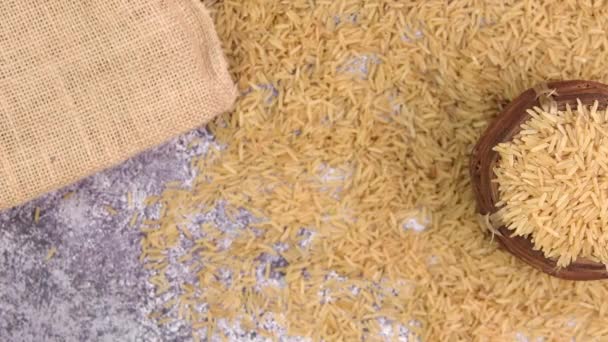 Dağınık Kahverengi Pirinç Videosunun Üst Görüntüsü — Stok video