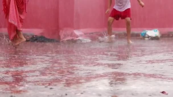 Kids Playing Splashing Water Rain Rooftop — 图库视频影像