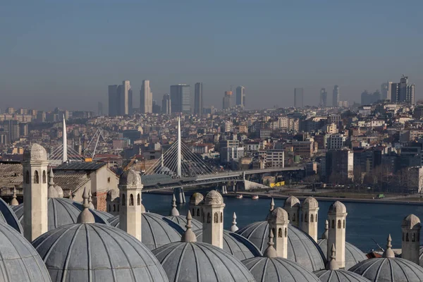Panoramic Urban Cityscape Istanbul Rooftop Suleymaniye Mosque Visible Domes Chimneys — Stockfoto