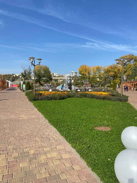 Don Nehrinin Kıyısında Rostov Don Park Taki Sonbahar Parkı Nda — Stok fotoğraf