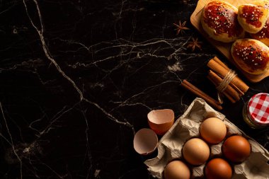 Pastane ürünleri üretimi için gıda malzemeleri. Turta pişirme konsepti