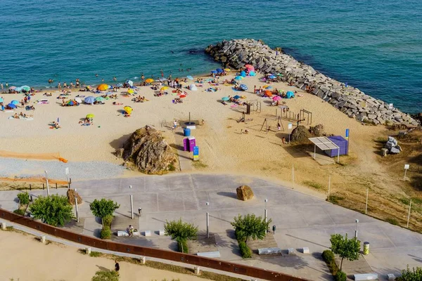 Barcelona Spain July 2022 People Bathing Enjoying Sun Beach Montgat — Stock Photo, Image