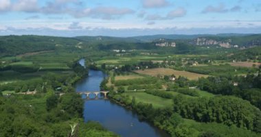 Dordogne Nehri Domme, Dordogne, Fransa 'nın yukarısından görüldü.