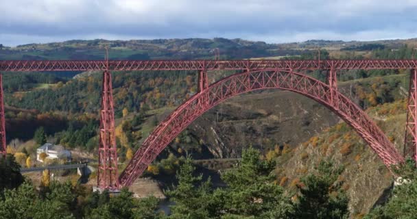 Garabit Viaduct Byggd Gustave Eiffel Floden Truyere Cantal Departement Frankrike — Stockvideo